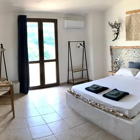 I Ginepri 3* טאולאדה